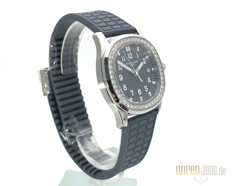 Patek Philippe Aquanaut Lady 5067A-025