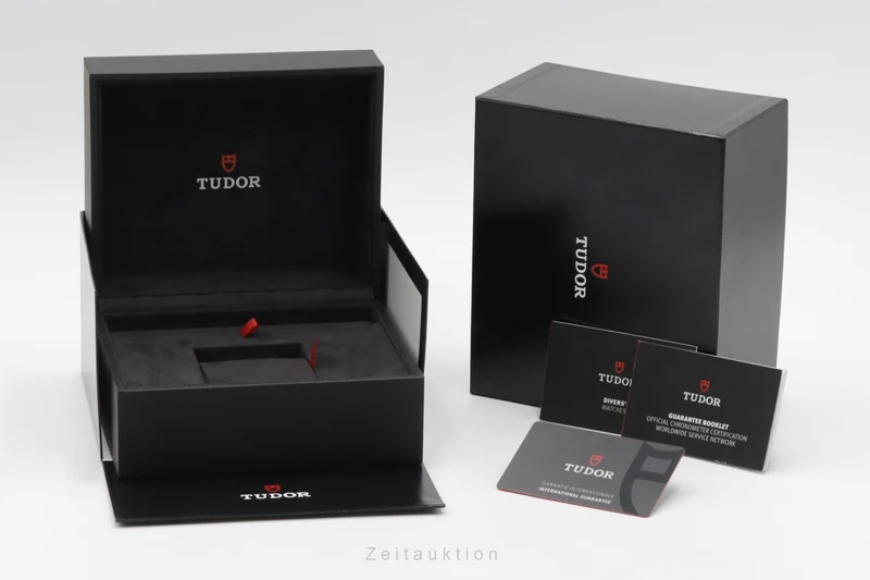 Tudor Black Bay steel automatic men's watch 79230N LP: 4030EUR [2400202]
