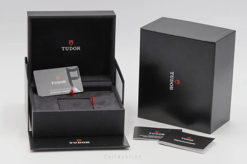 Tudor Black Bay steel automatic men's watch 79230N LP: 4030EUR [2304248]