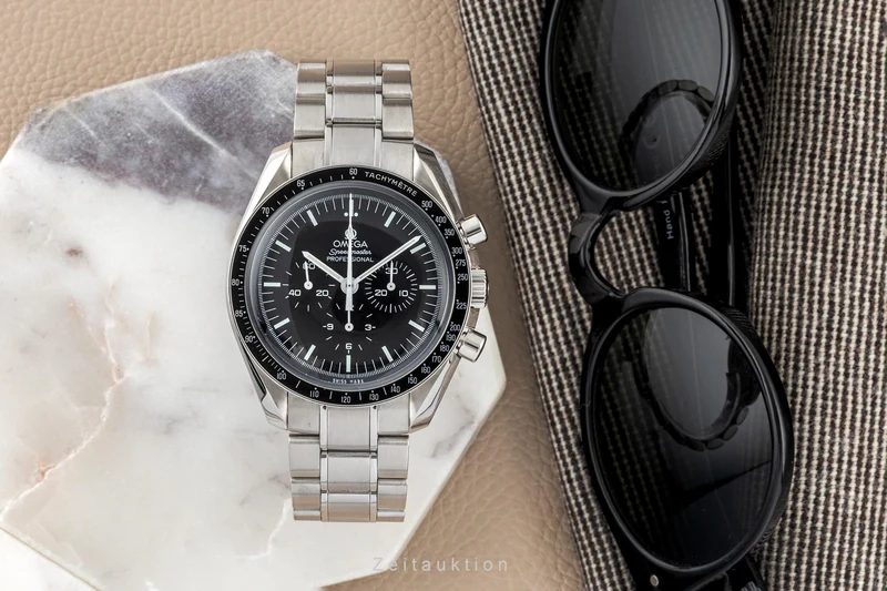 Omega Speedmaster Moonwatch chronograph steel manual winding men's watch 311.30.42.30.01.005 LP: 7600EUR [2304855]