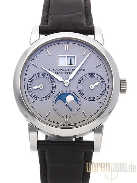 A. Lange & Söhne Saxonia Jahreskalender Platin 330.025