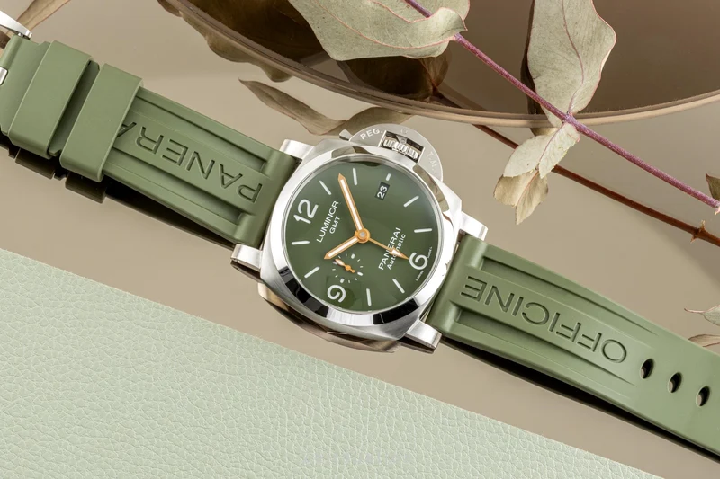 Panerai Luminor GMT steel automatic men's watch PAM01056 Limited [2303873]
