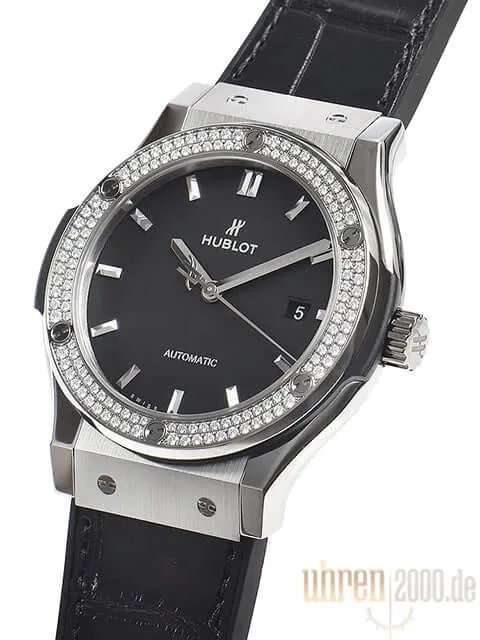 Hublot Classic Fusion 42 Titanium Diamonds 542.NX.1171.LR.1104