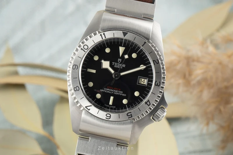 Tudor Black Bay steel automatic men's watch 70150 LP: 4250EUR [2303766]