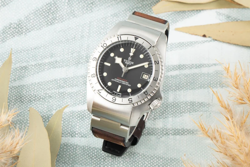 Tudor Black Bay steel automatic men's watch 70150 LP: 4250EUR [2303766]