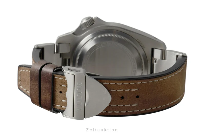 Tudor Black Bay steel automatic men's watch 70150 LP: 4250EUR [2303766]