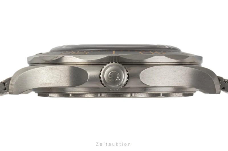 Omega Seamaster titanium automatic men's watch 210.90.42.20.01.001 LP: 10700EUR [2300809]