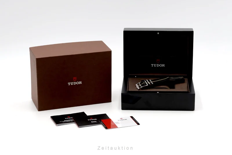 Tudor Black Bay steel automatic men's watch 79030N LP: 3850EUR [2300781]