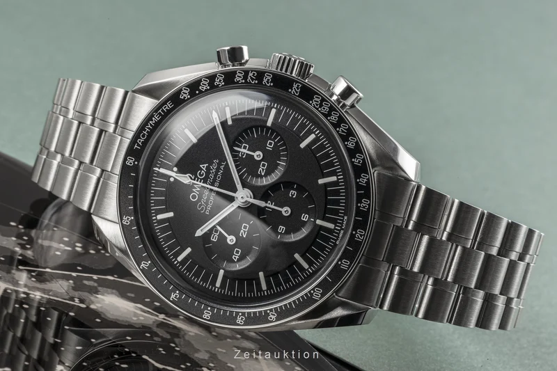 Omega Speedmaster Moonwatch chronograph steel manual winding men's watch 310.30.42.50.01.001 LP: 7400EUR [2302161]