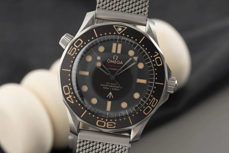 Omega Seamaster titanium automatic men's watch 210.90.42.20.01.001 LP: 10700EUR [2300518]
