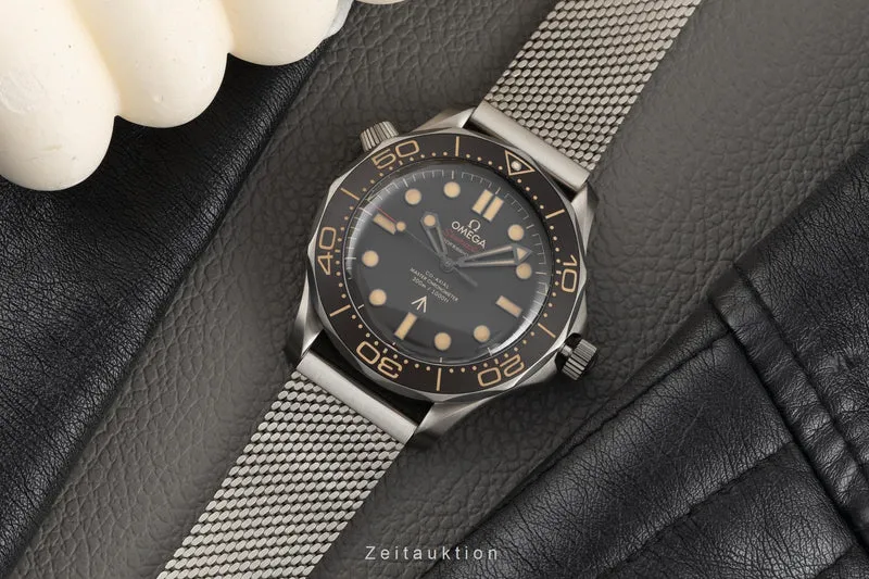 Omega Seamaster titanium automatic men's watch 210.90.42.20.01.001 LP: 10700EUR [2300518]