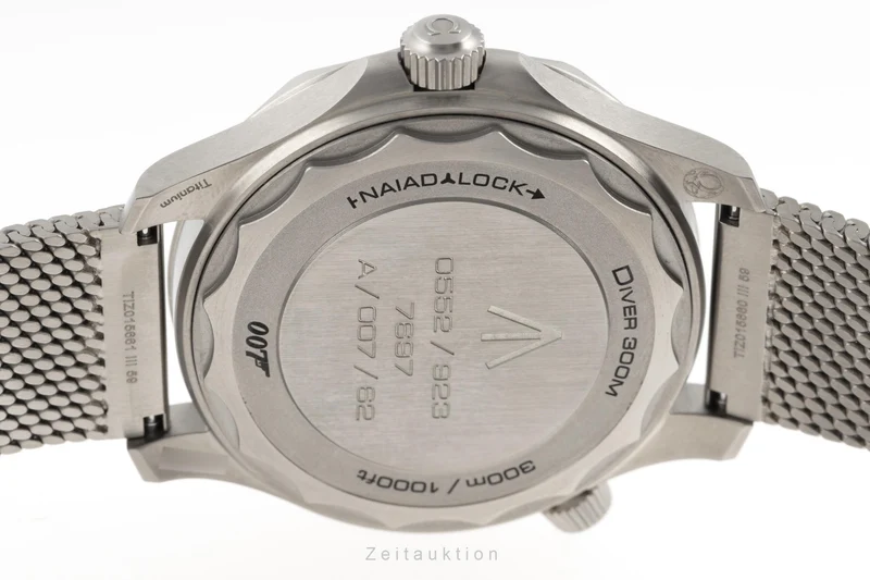 Omega Seamaster titanium automatic men's watch 210.90.42.20.01.001 LP: 10700EUR [2300518]