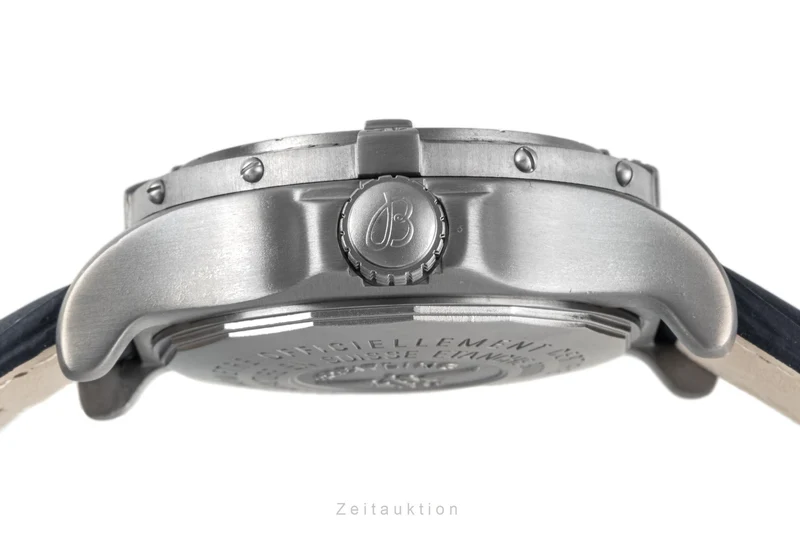 Breitling Avenger Seawolf titanium automatic men's watch E17370 LP: 4950EUR [2302792]