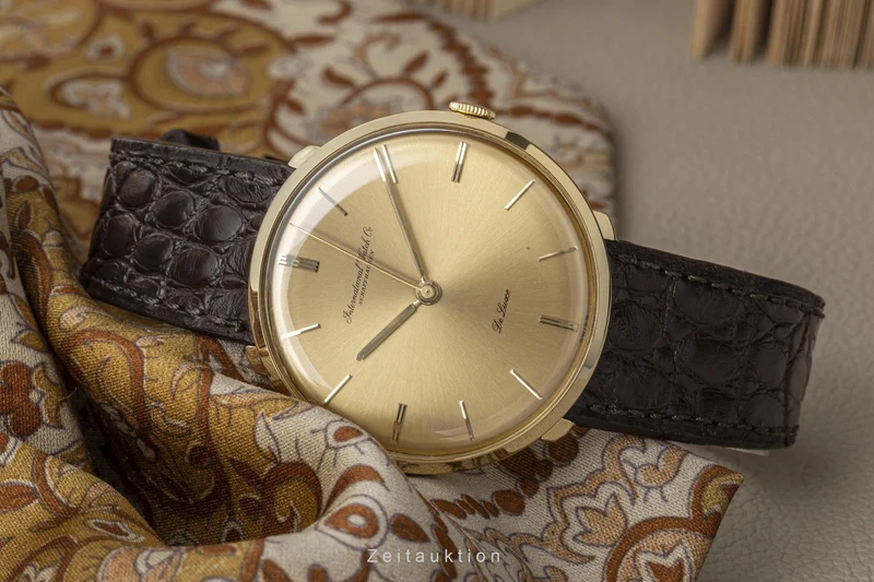 IWC De Luxe 18 ct gold manual winding men's watch [2207306]