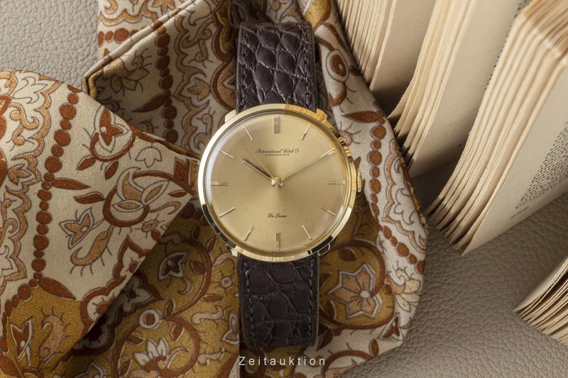 IWC De Luxe 18 ct gold manual winding men's watch [2207306]