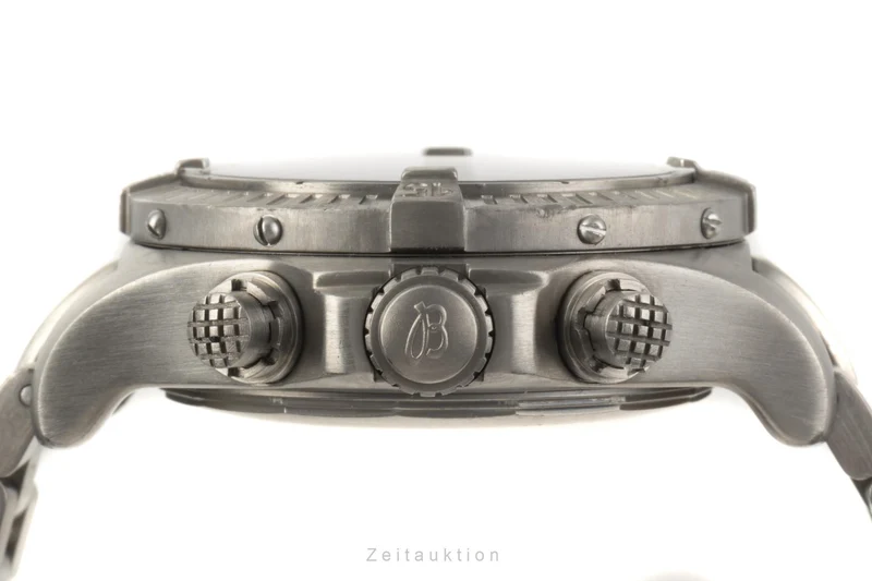 Breitling Avenger chronograph titanium automatic men's watch E13360 [2207275]